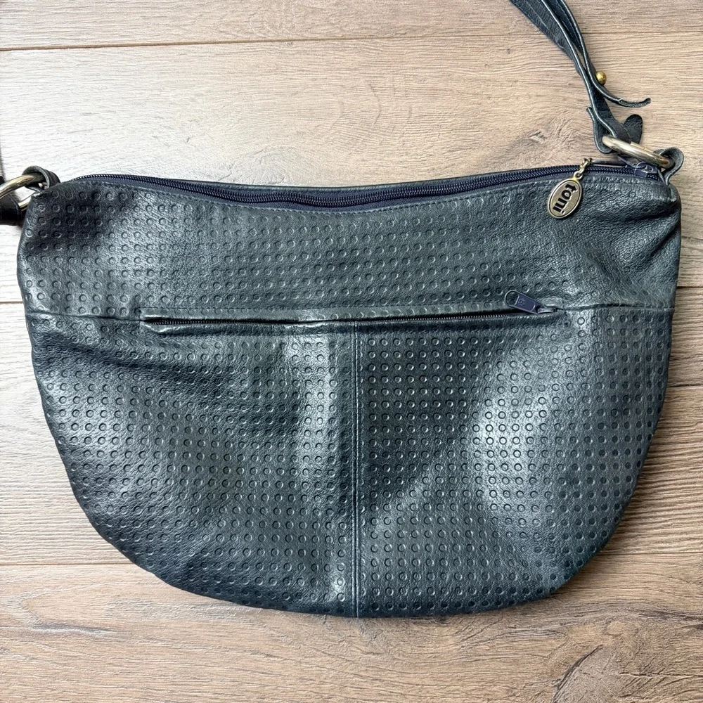 toni Vintage Black Leather Shoulder Bag Textured Panels Double Zippered Pockets
